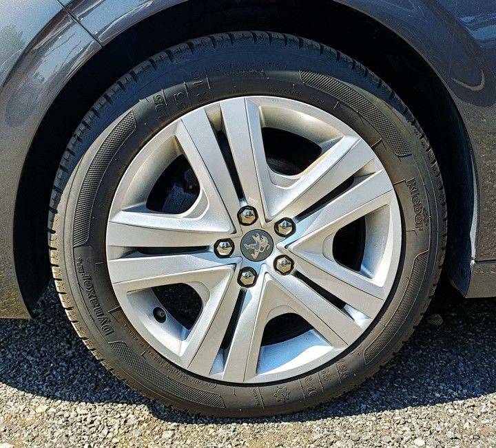 peugeot-208-2019-gasolina-1199cc