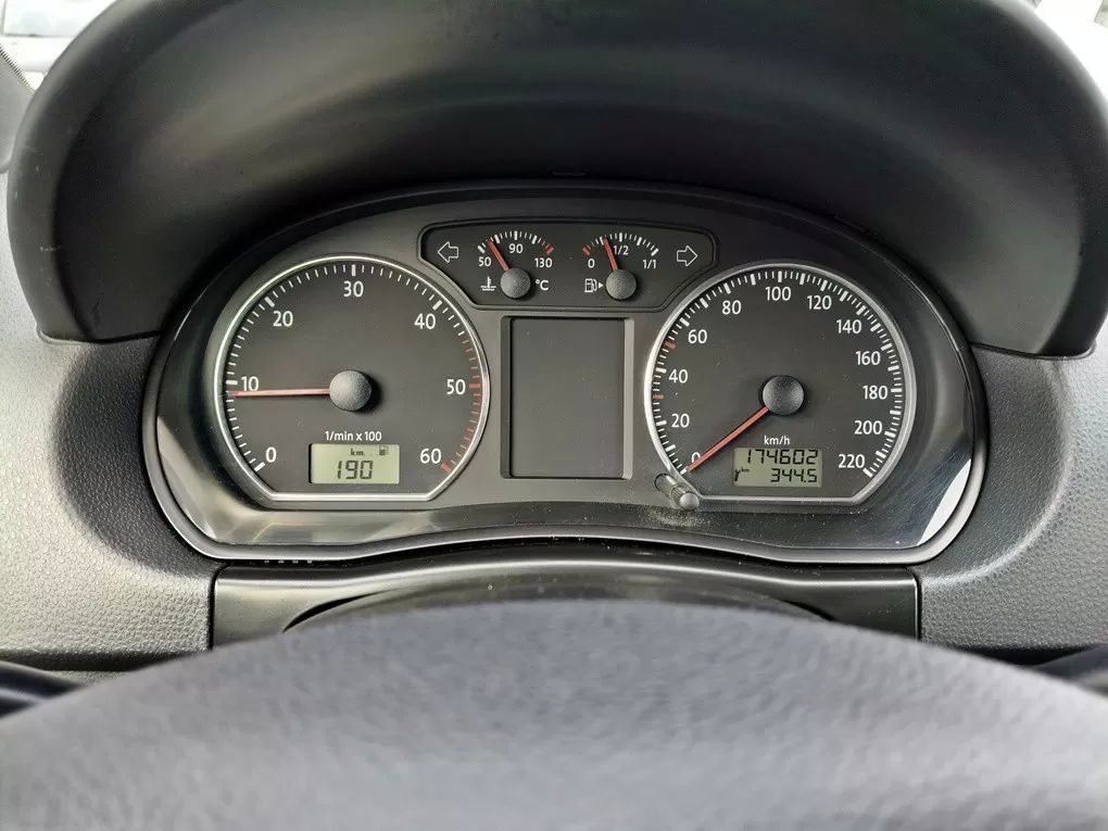 volkswagen-polo-2009-diesel-1422cc