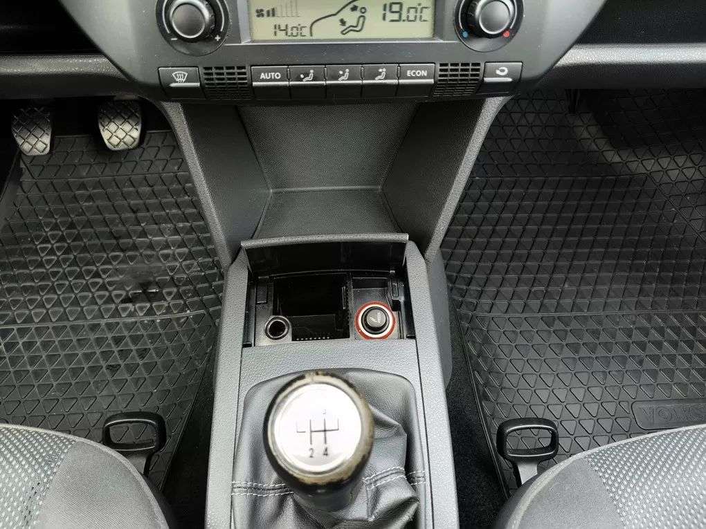 volkswagen-polo-2009-diesel-1422cc