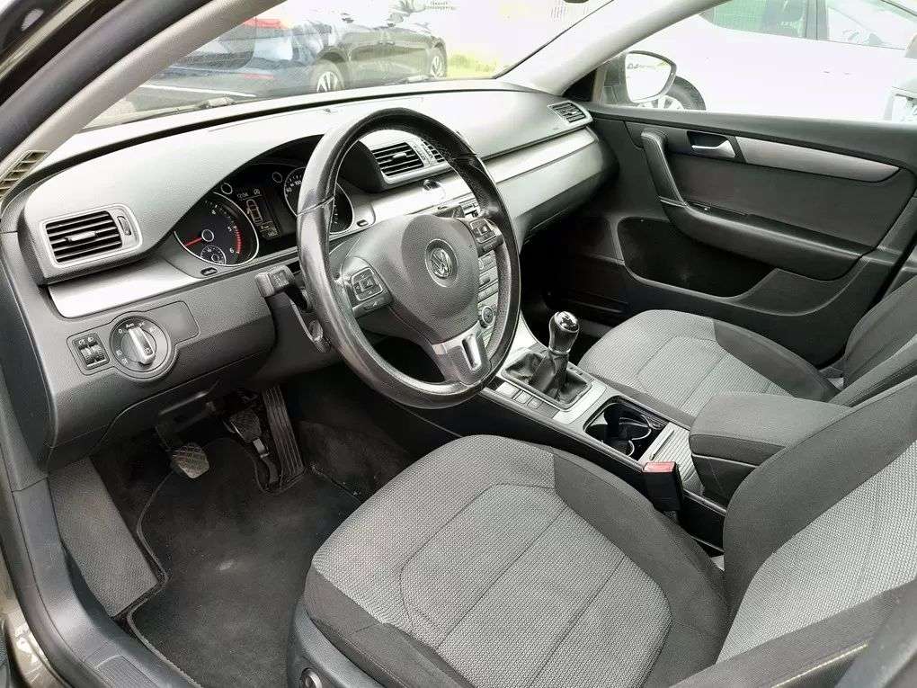 volkswagen-passat-2012-diesel-1598cc