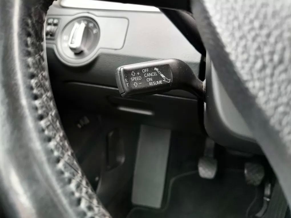 volkswagen-passat-2012-diesel-1598cc