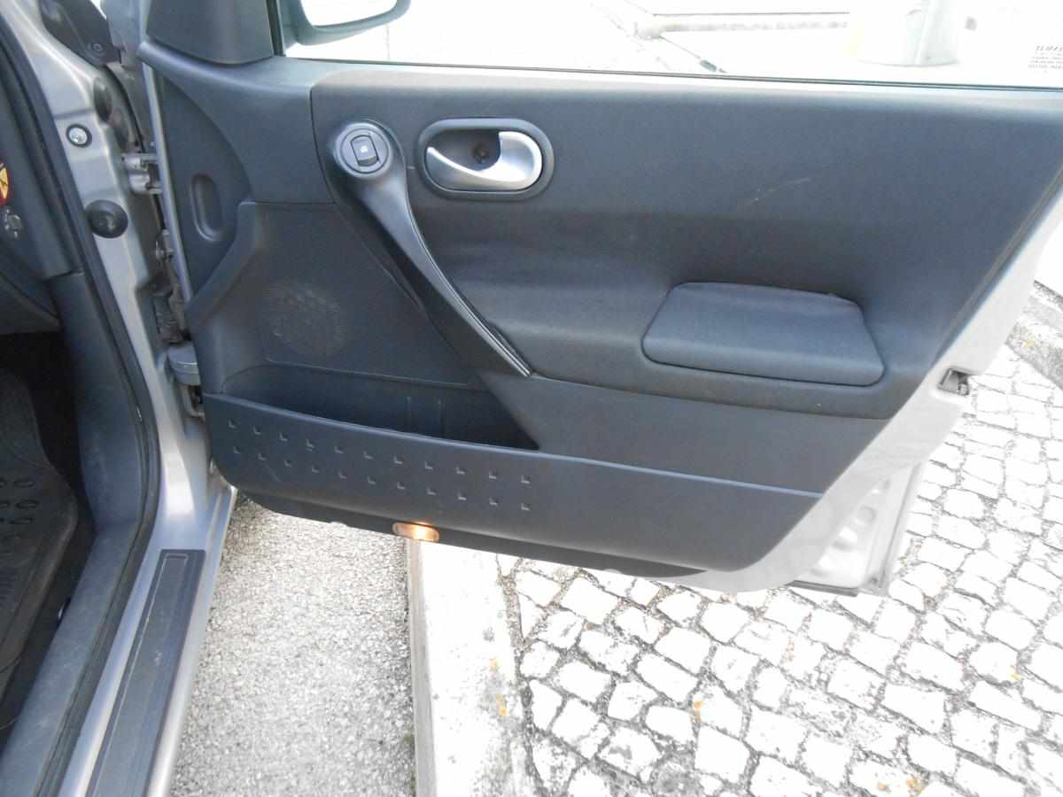 renault-megane-1-5-dci-2004-diesel-1461cc