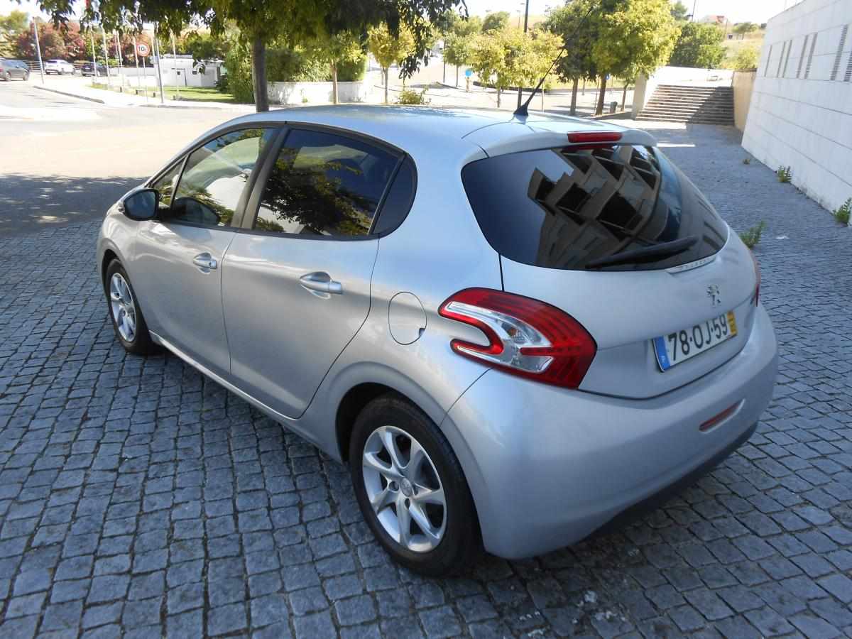 peugeot-208-1-4-hdi-2014-diesel-1398cc