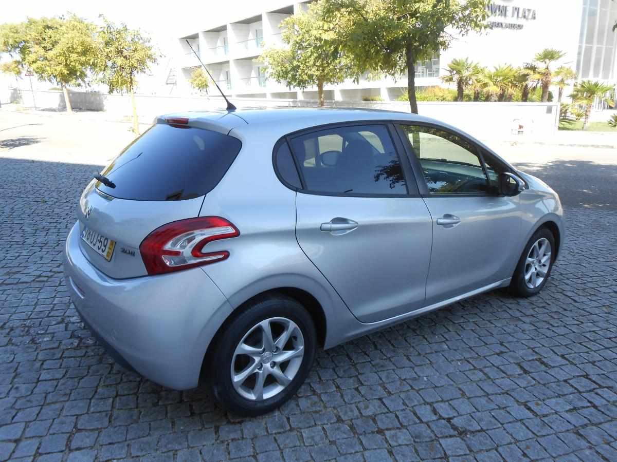 peugeot-208-1-4-hdi-2014-diesel-1398cc