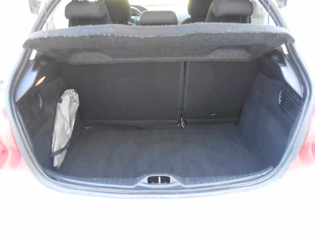 peugeot-208-1-4-hdi-2014-diesel-1398cc