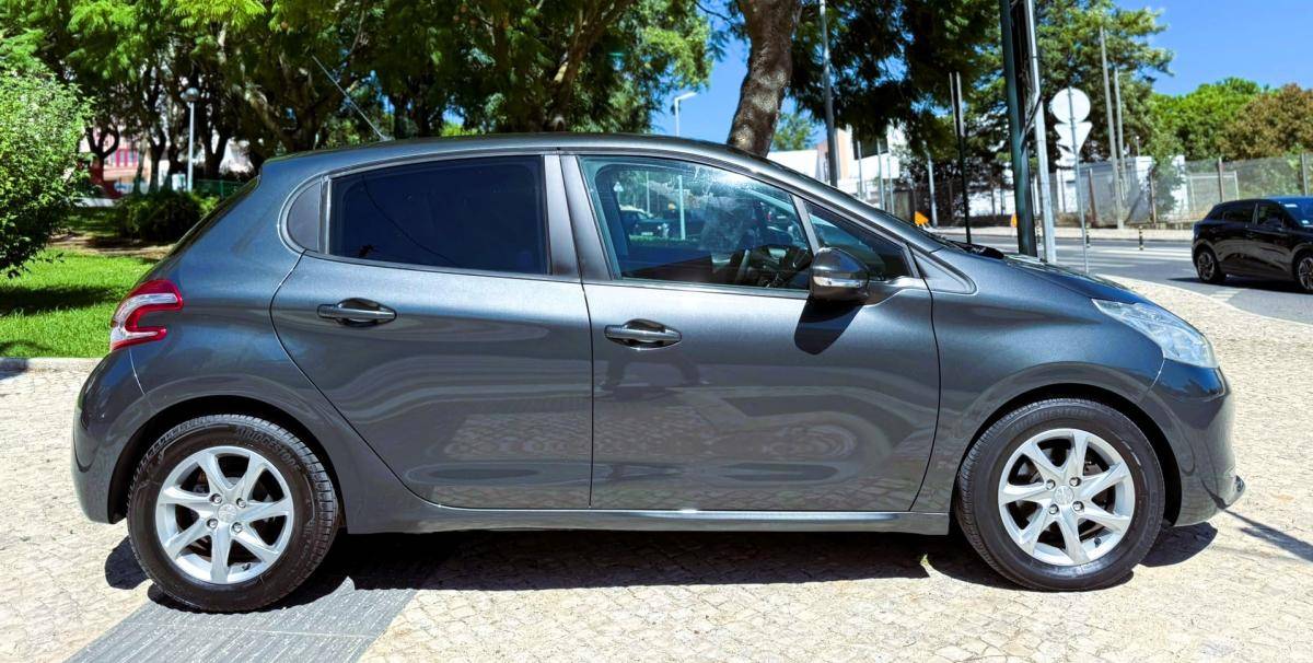peugeot-208-2013-gasolina-1199cc