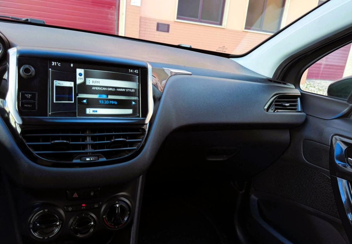 peugeot-208-2013-gasolina-1199cc