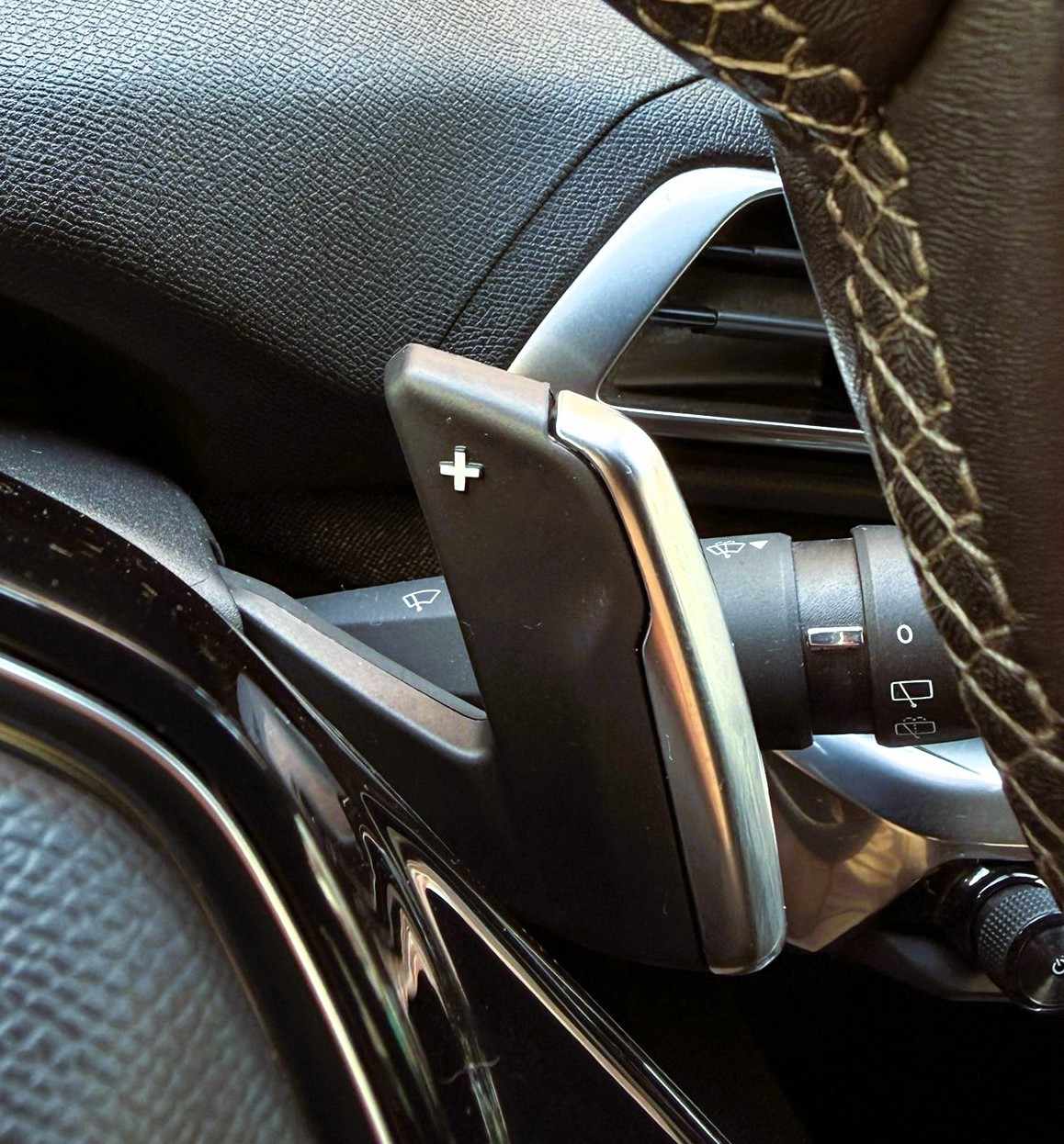 peugeot-5008-2023-gasolina-1199cc