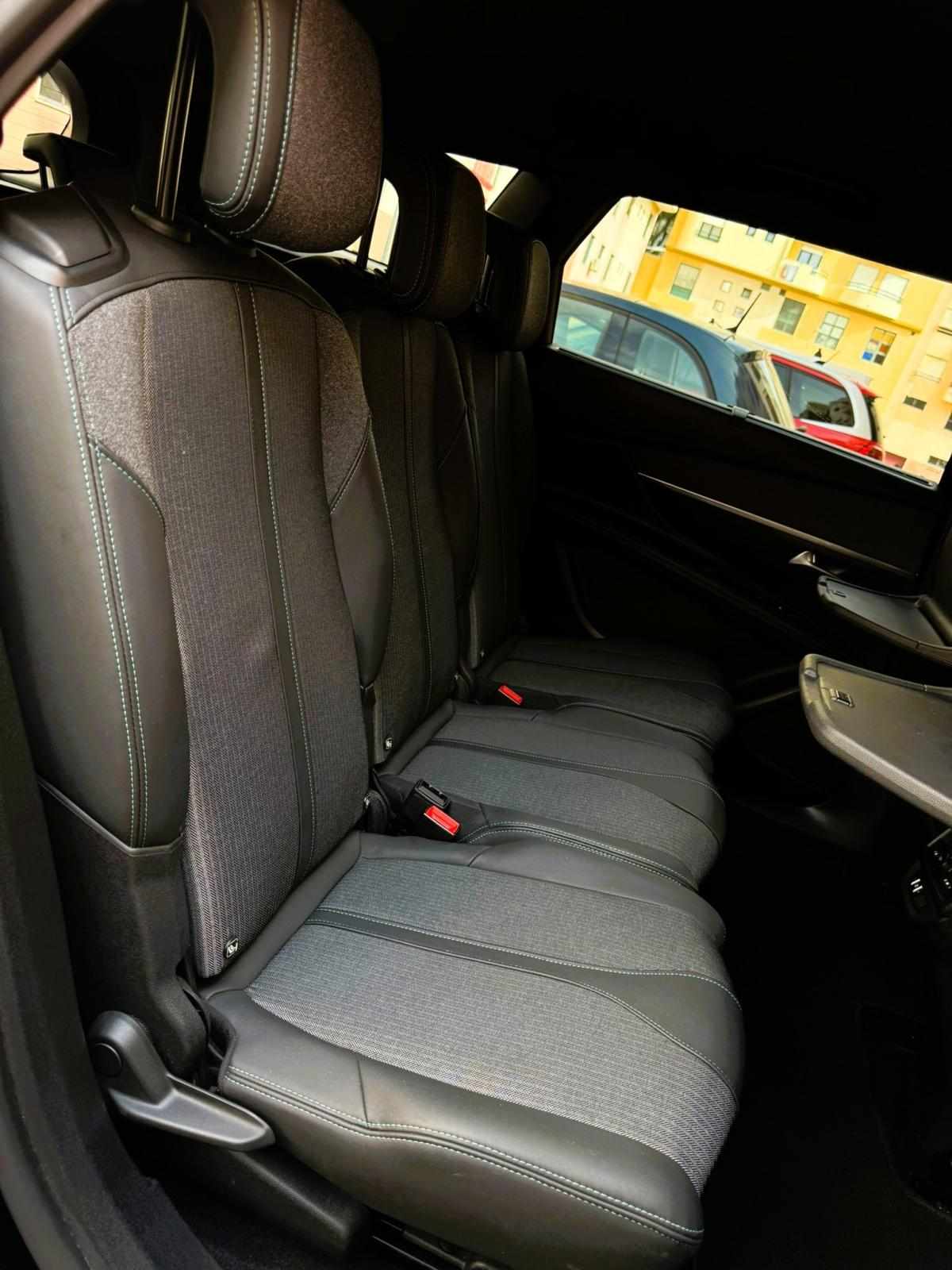 peugeot-5008-2023-gasolina-1199cc