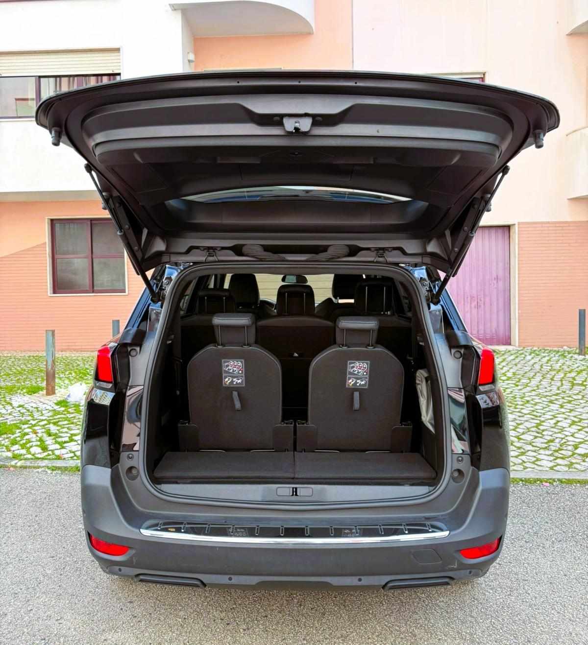 peugeot-5008-2023-gasolina-1199cc