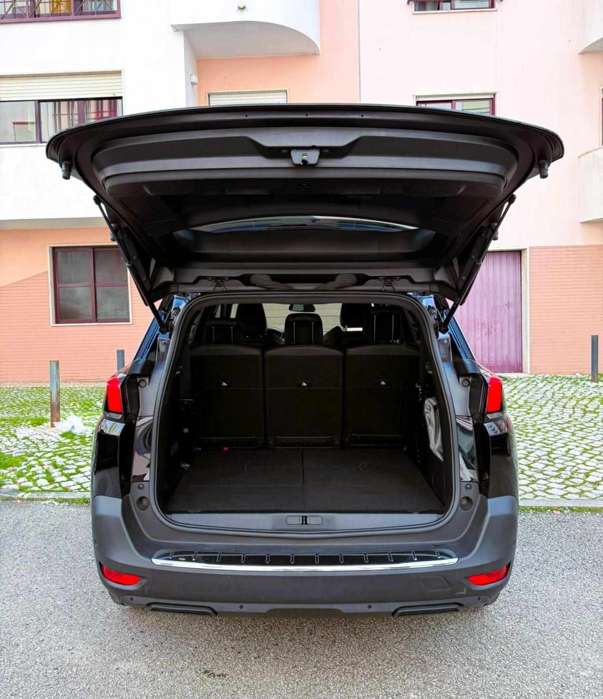 peugeot-5008-2023-gasolina-1199cc