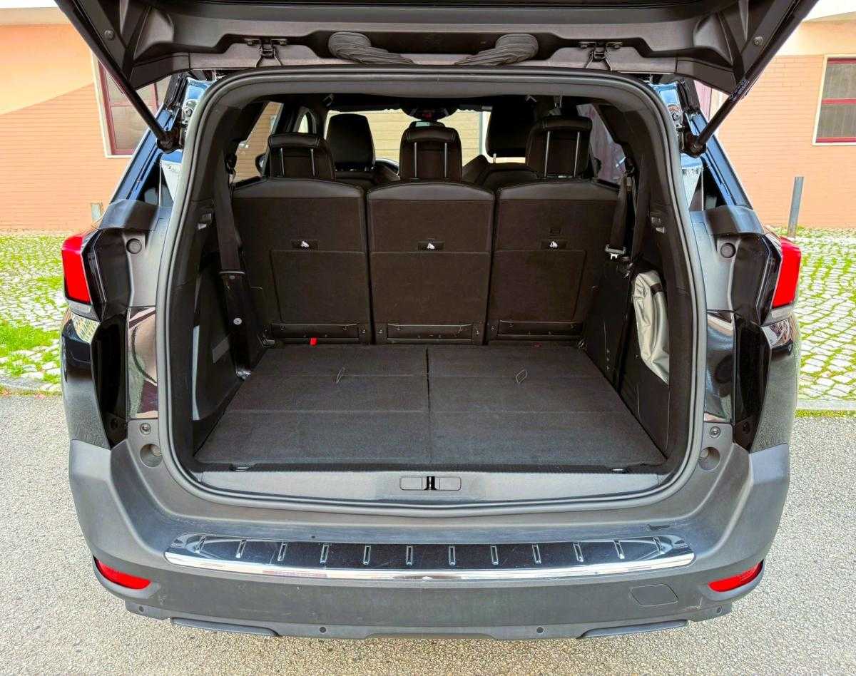 peugeot-5008-2023-gasolina-1199cc