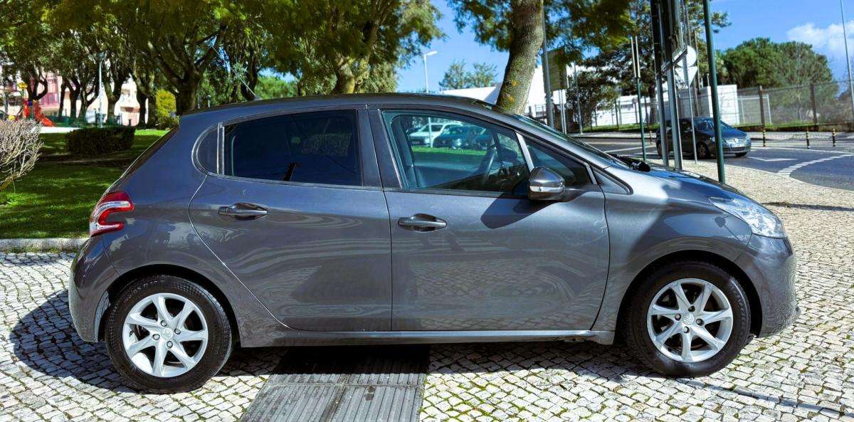 peugeot-208-2012-diesel-1398cc