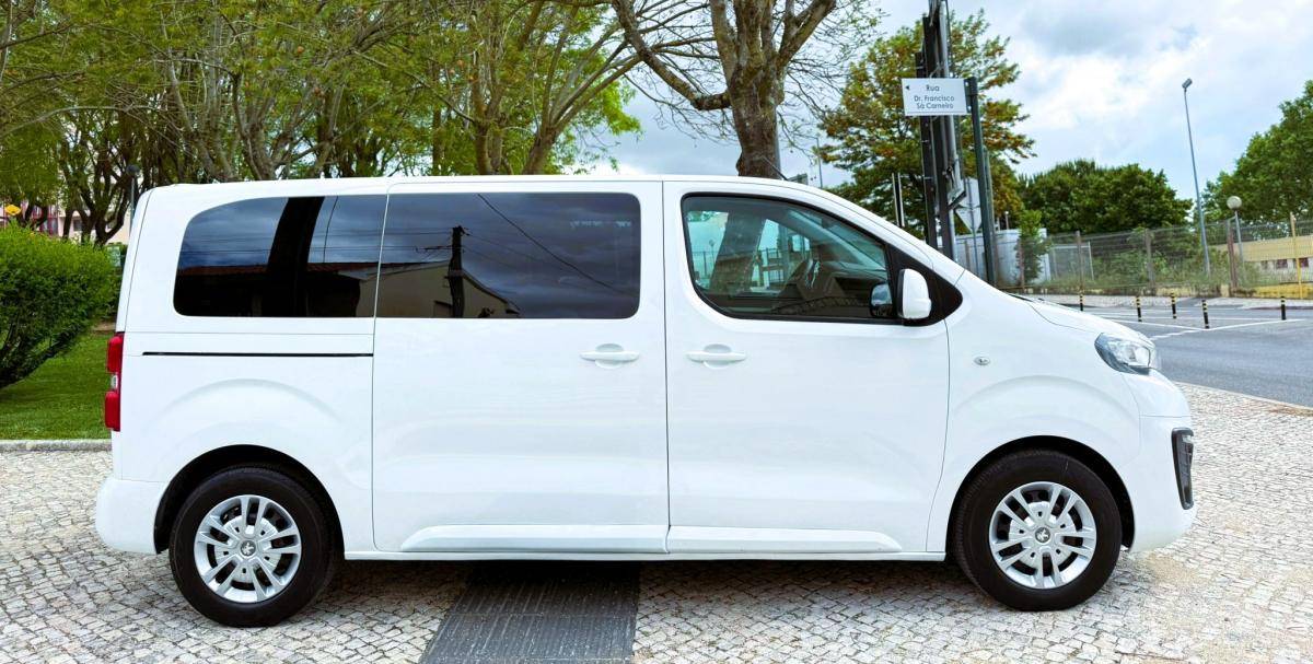 peugeot-traveller-2018-diesel-1560cc