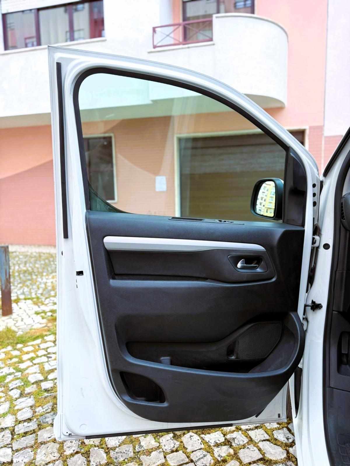 peugeot-traveller-2018-diesel-1560cc