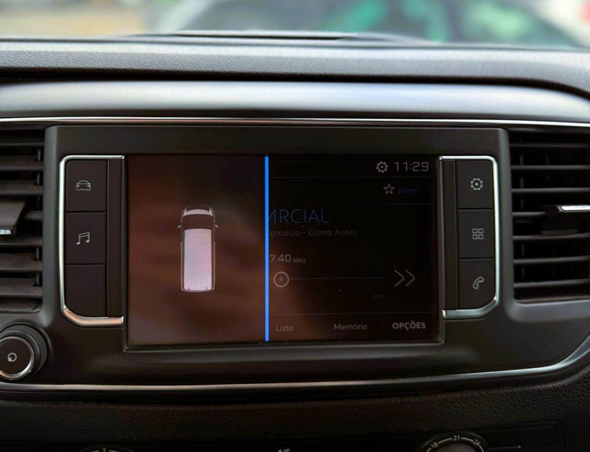 peugeot-traveller-2018-diesel-1560cc