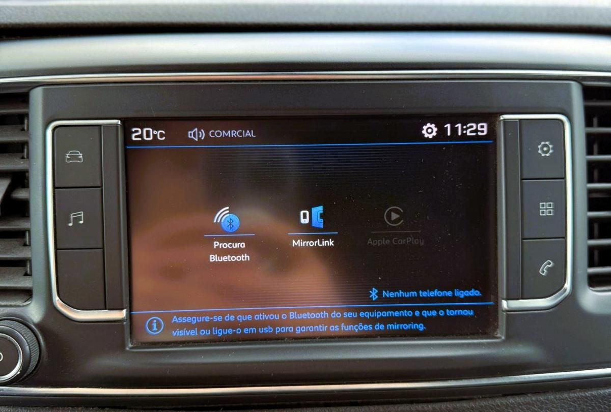 peugeot-traveller-2018-diesel-1560cc