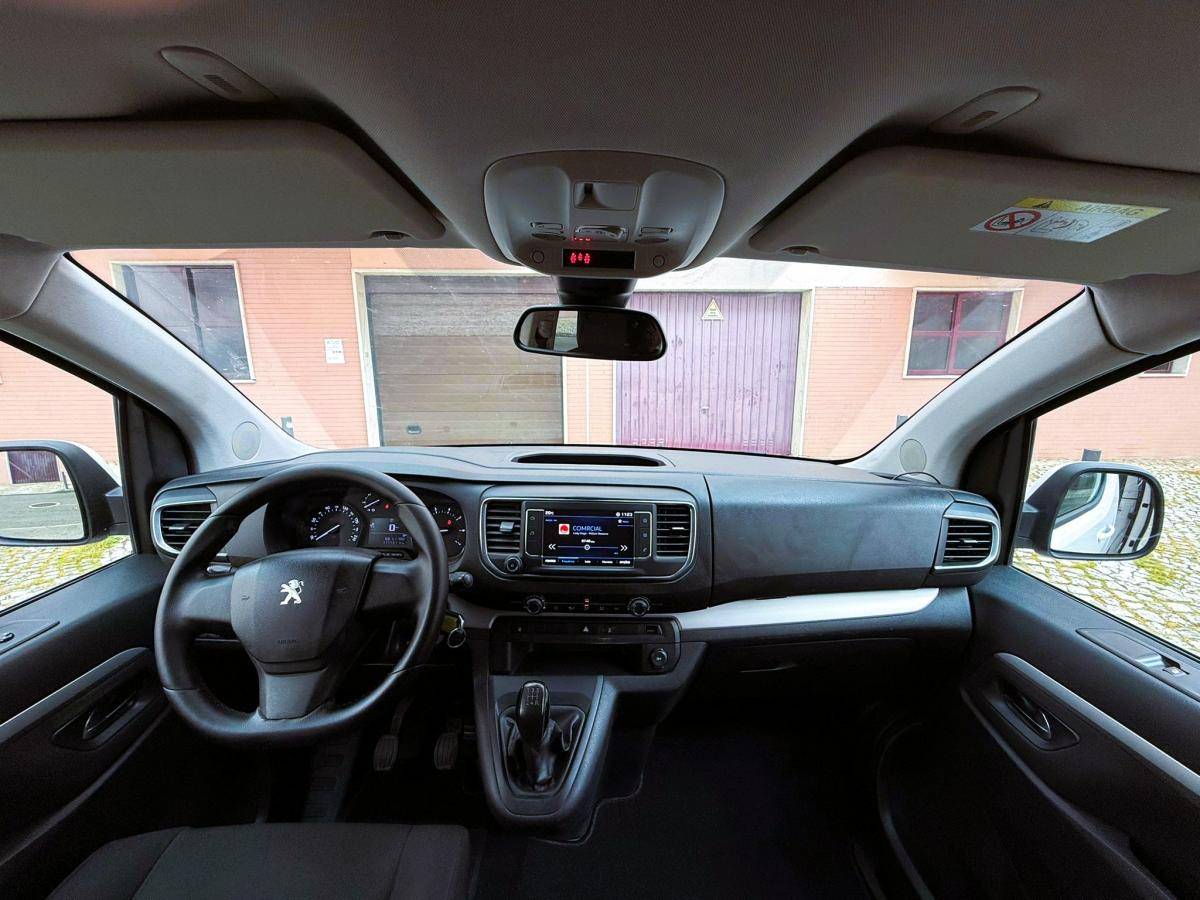 peugeot-traveller-2018-diesel-1560cc