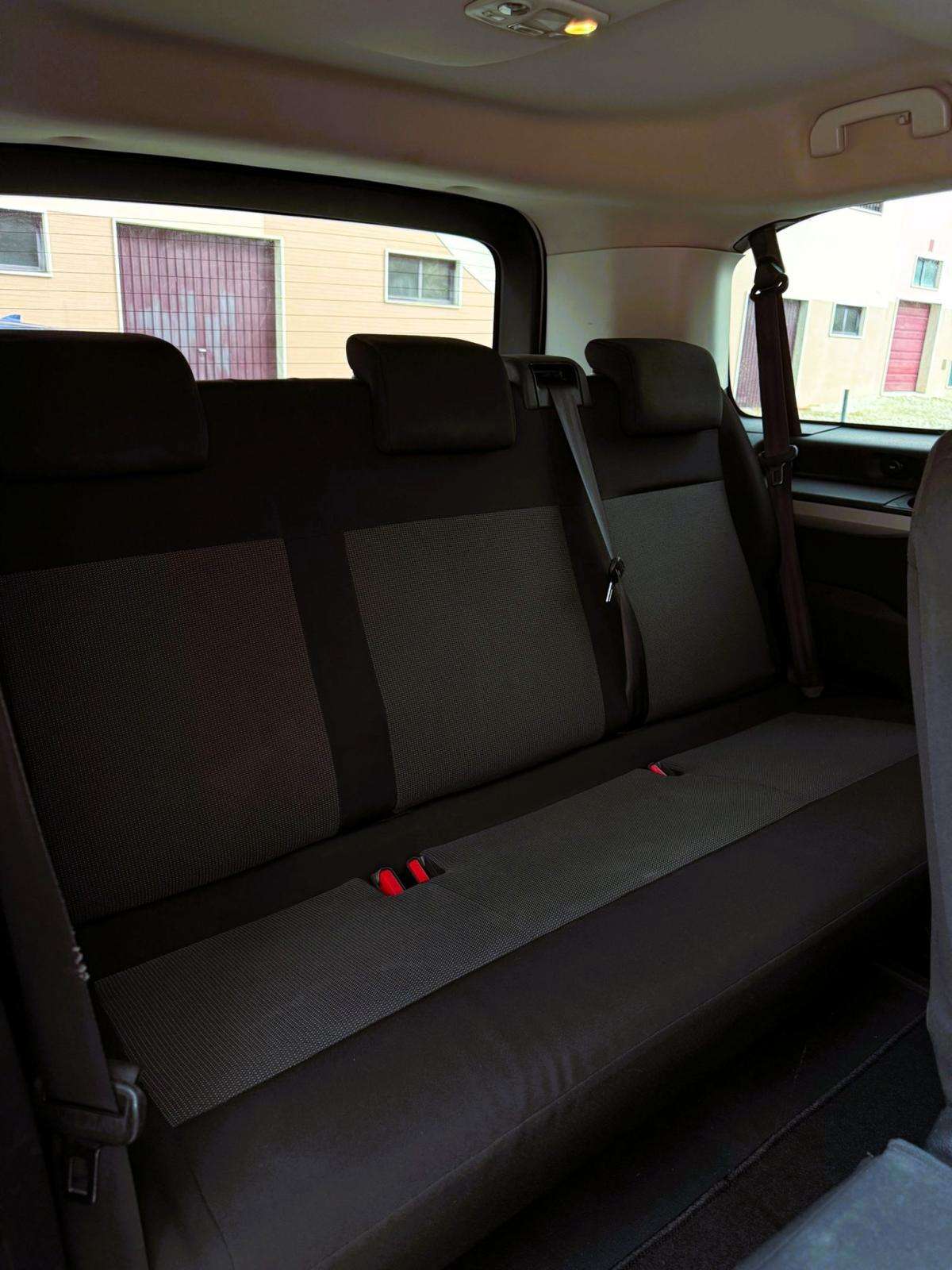 peugeot-traveller-2018-diesel-1560cc