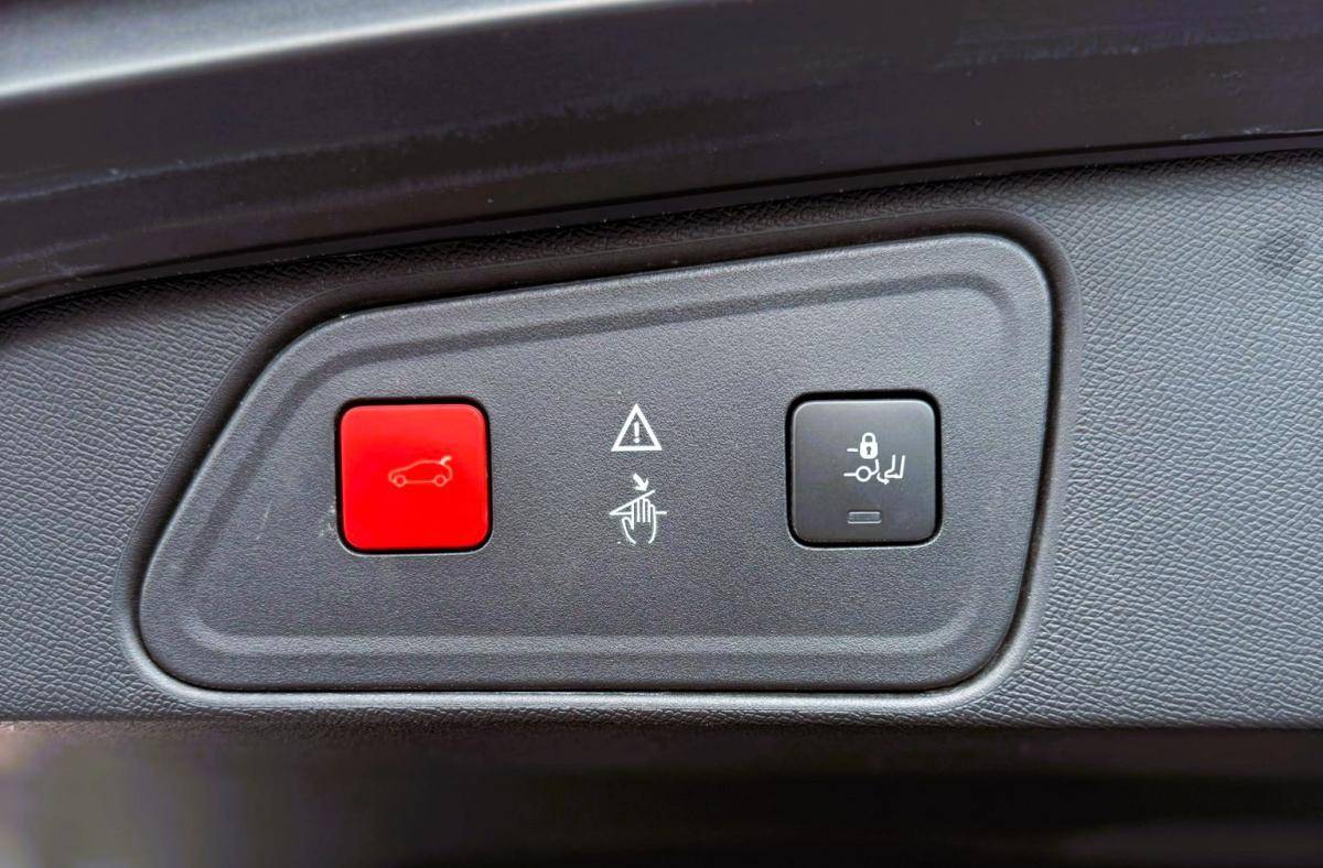 peugeot-3008-2017-diesel-1997cc