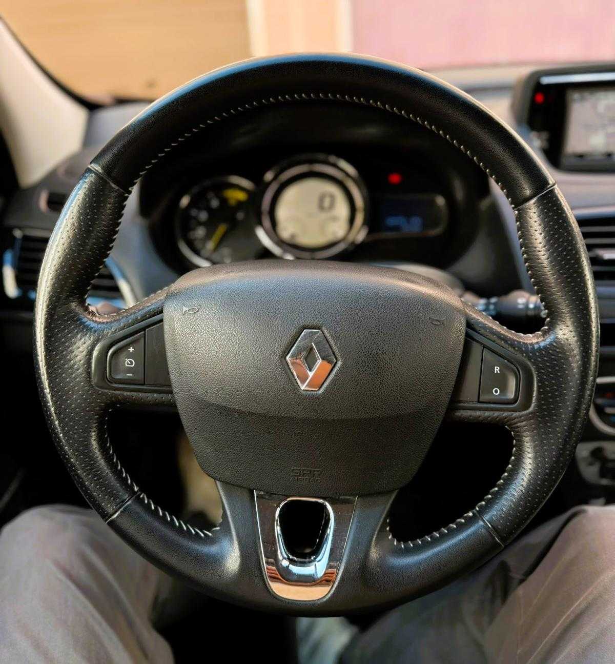 renault-megane-sport-tourer-2013-diesel-1598cc