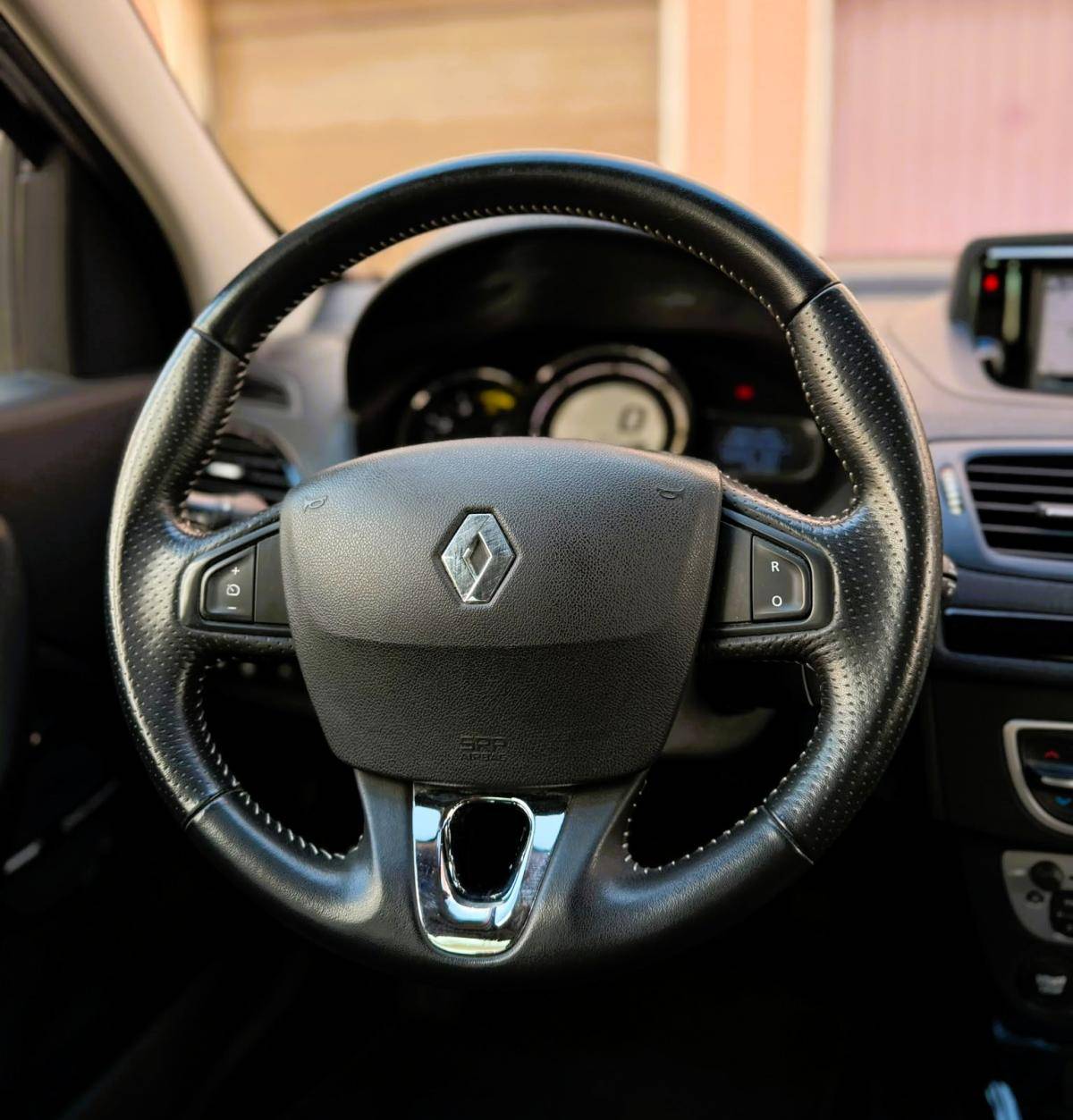 renault-megane-sport-tourer-2013-diesel-1598cc