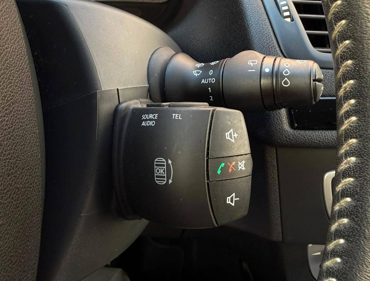 renault-megane-sport-tourer-2013-diesel-1598cc