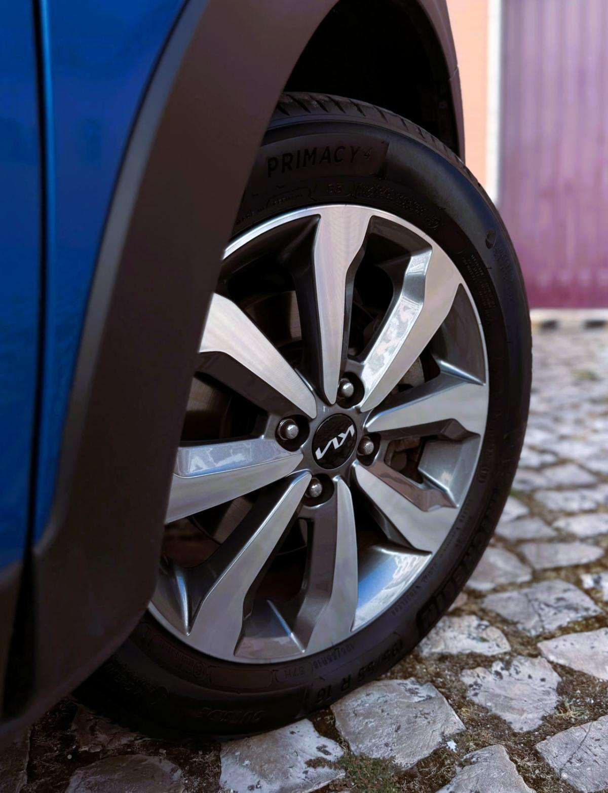 kia-stonic-2024-gasolina-1197cc
