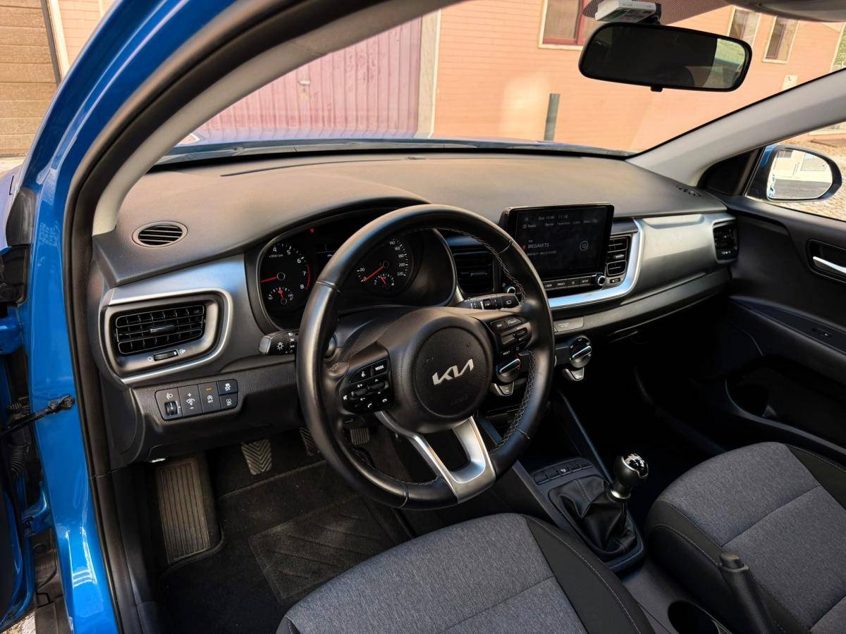 kia-stonic-2024-gasolina-1197cc
