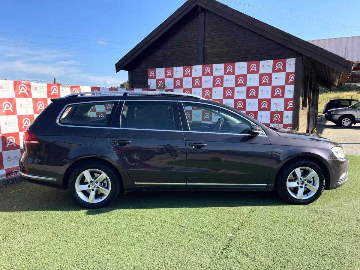 volkswagen-passat-variant-2011-diesel-1598cc