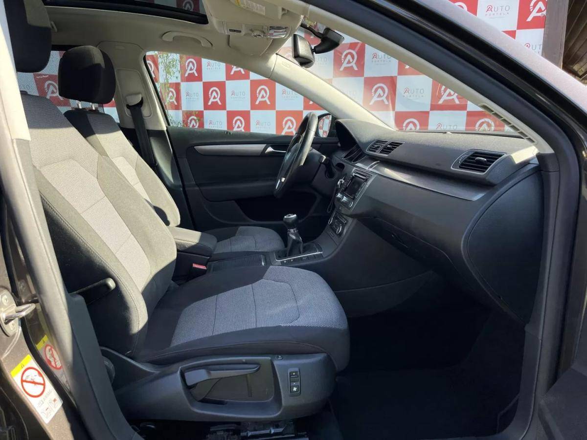 volkswagen-passat-variant-2011-diesel-1598cc