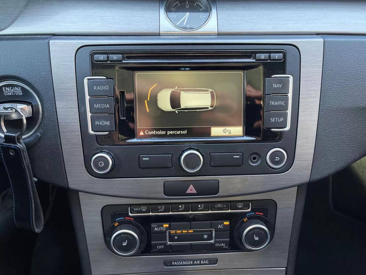 volkswagen-passat-variant-2011-diesel-1598cc