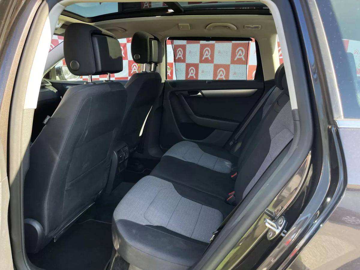volkswagen-passat-variant-2011-diesel-1598cc