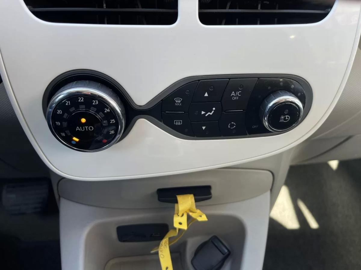 renault-zoe-2018-eletrico-200cc