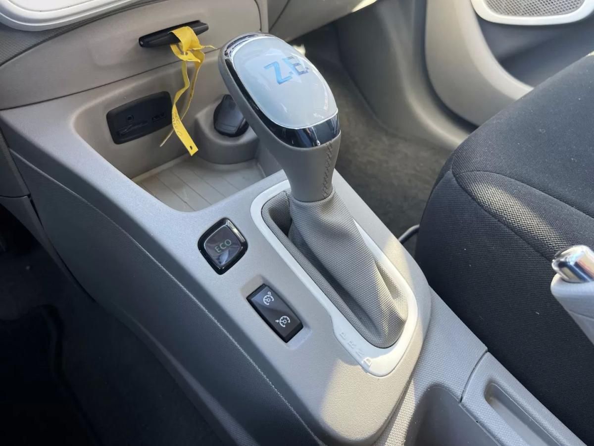 renault-zoe-2018-eletrico-200cc