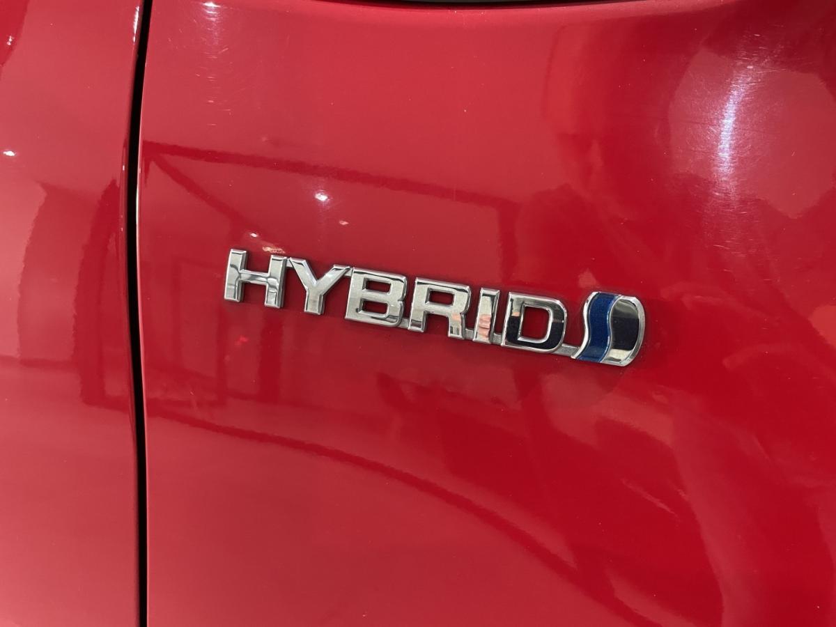 toyota-yaris-2016-hibrido-1497cc