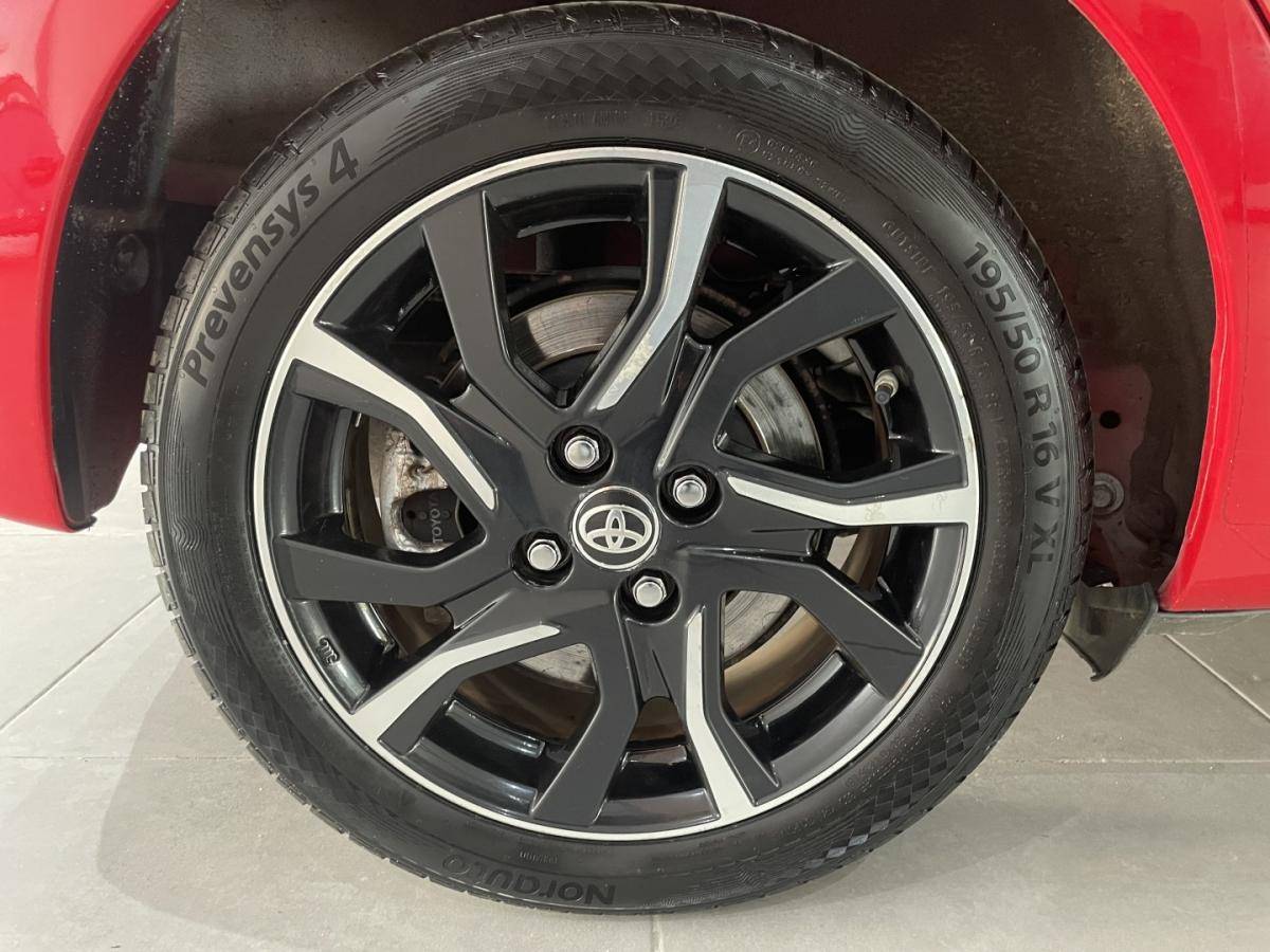 toyota-yaris-2016-hibrido-1497cc