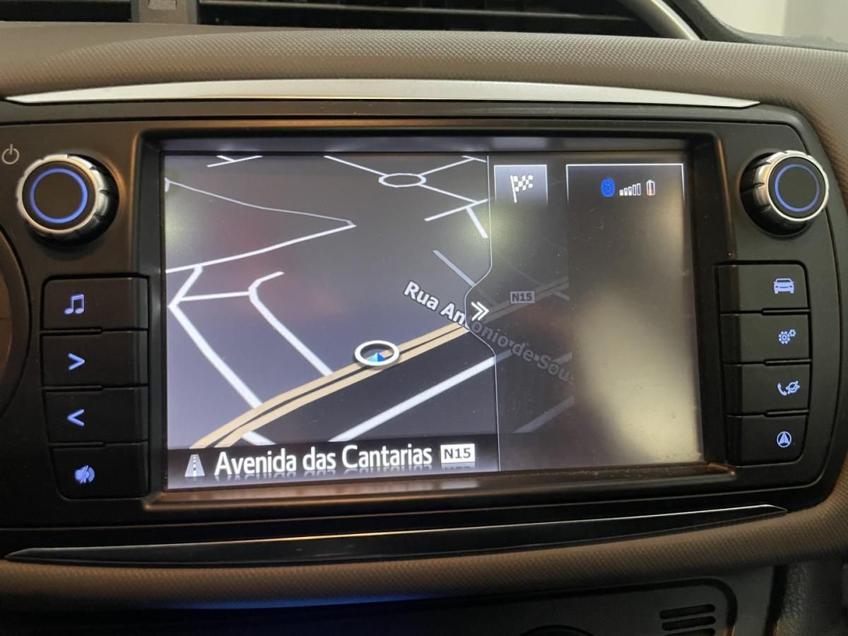 toyota-yaris-2016-hibrido-1497cc