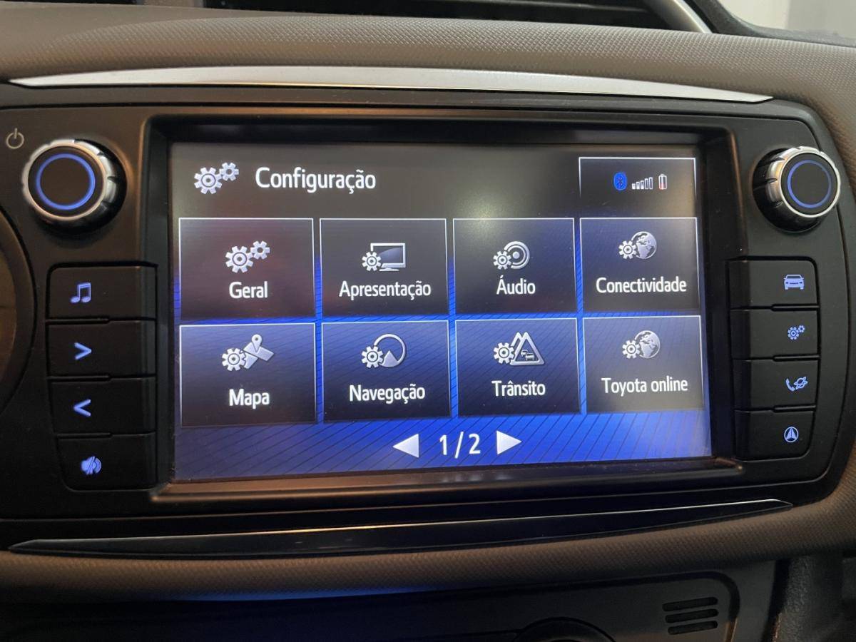 toyota-yaris-2016-hibrido-1497cc