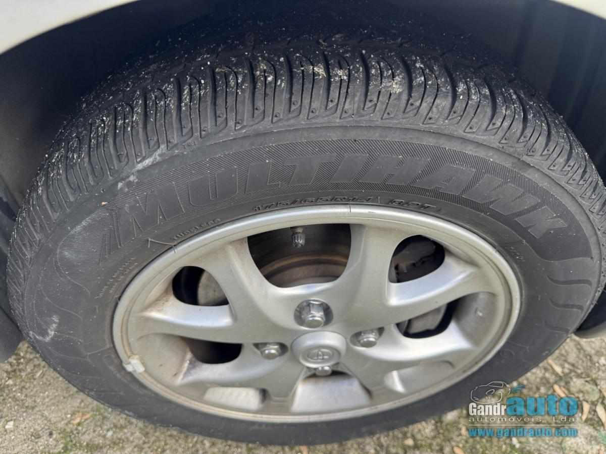 toyota-yaris-1-0-vvt-i-2004-gasolina-998cc
