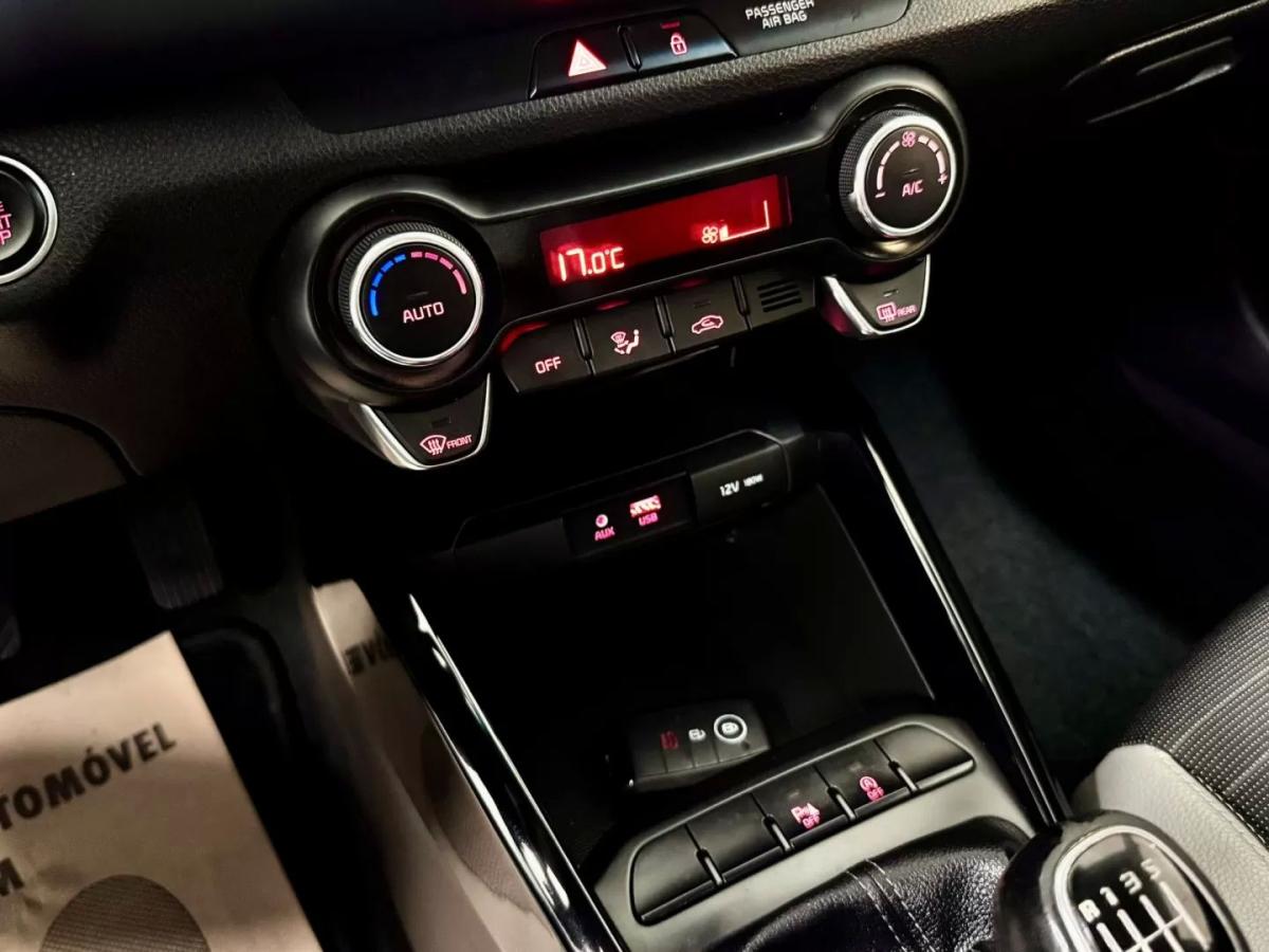 kia-stonic-2019-diesel-1598cc