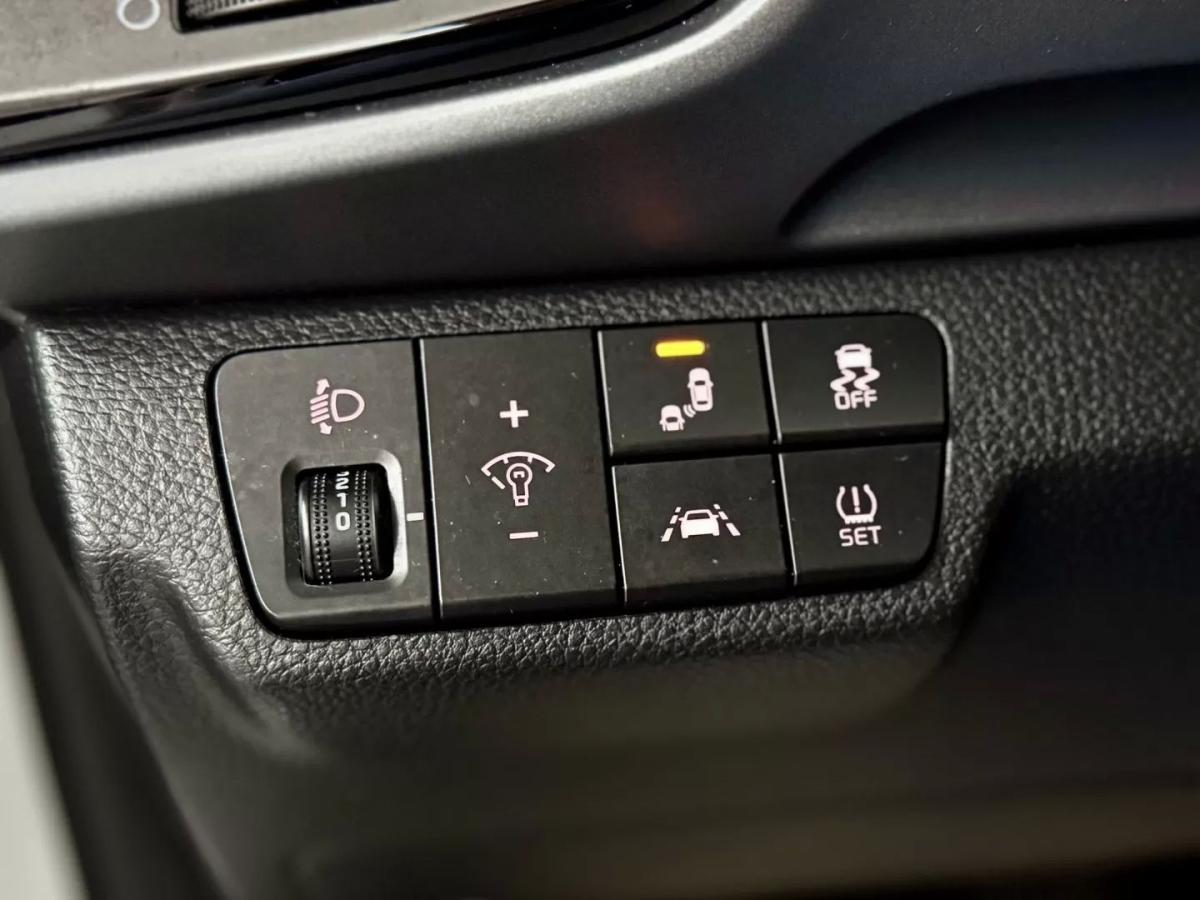 kia-stonic-2019-diesel-1598cc