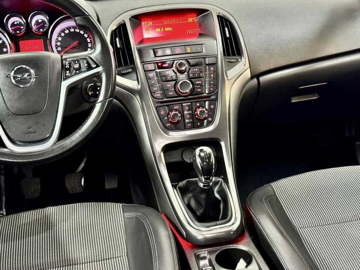 opel-astra-2012-diesel-1248cc