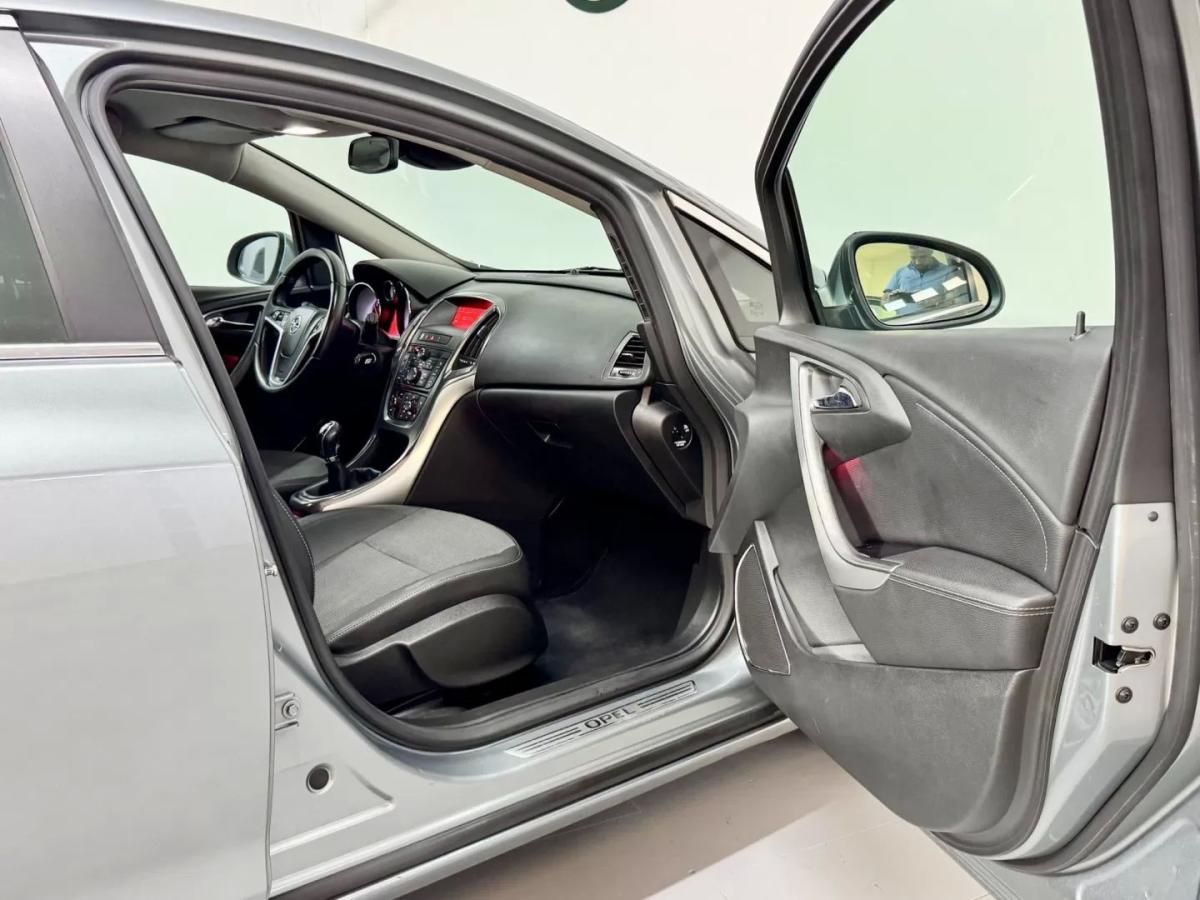 opel-astra-2012-diesel-1248cc