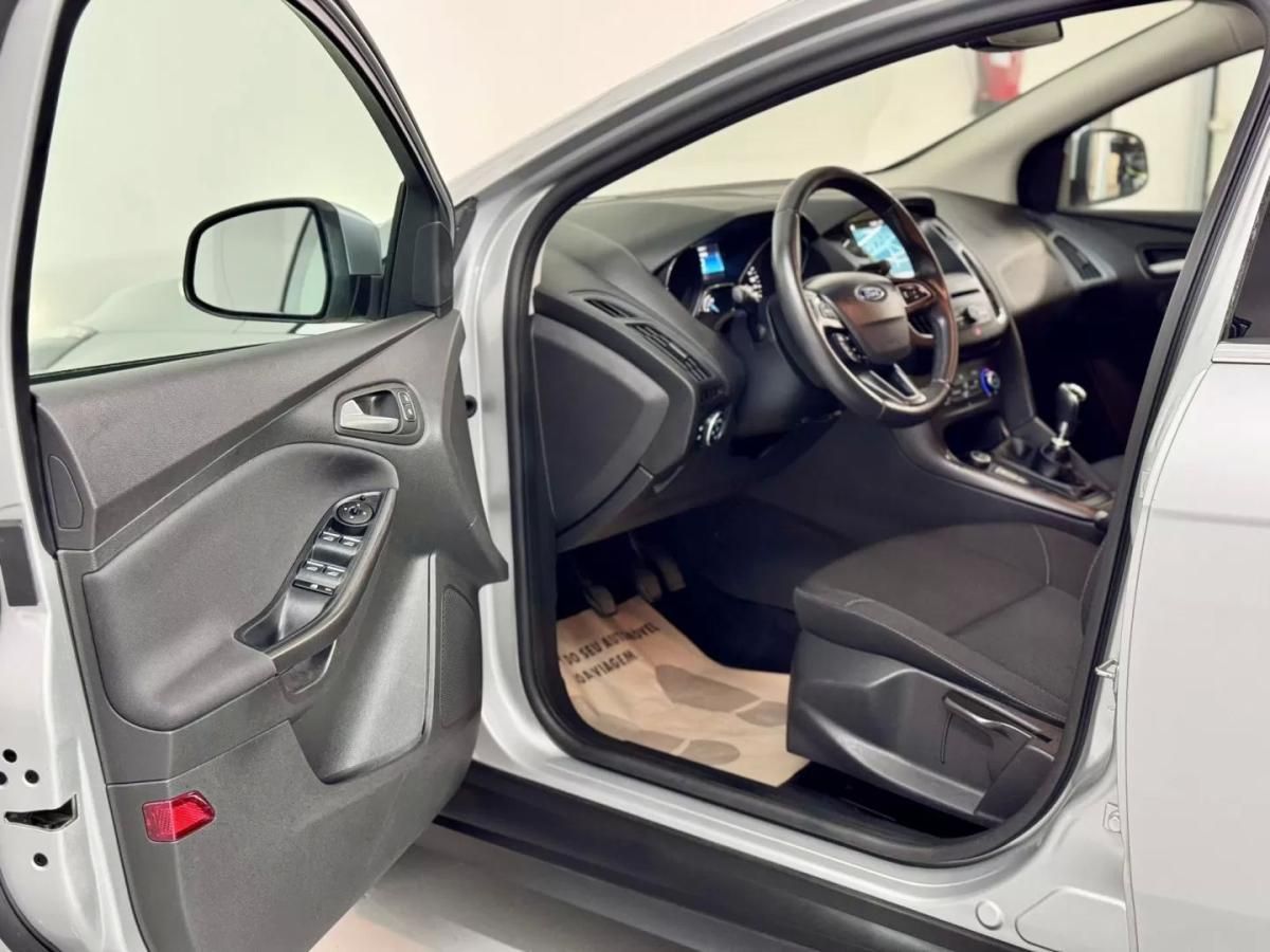 ford-focus-2018-gasolina-999cc