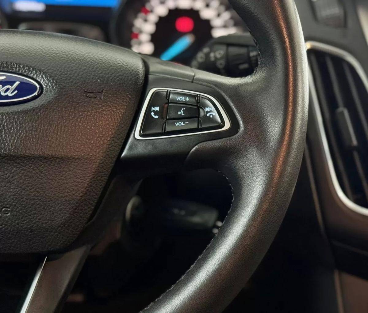 ford-focus-2018-gasolina-999cc