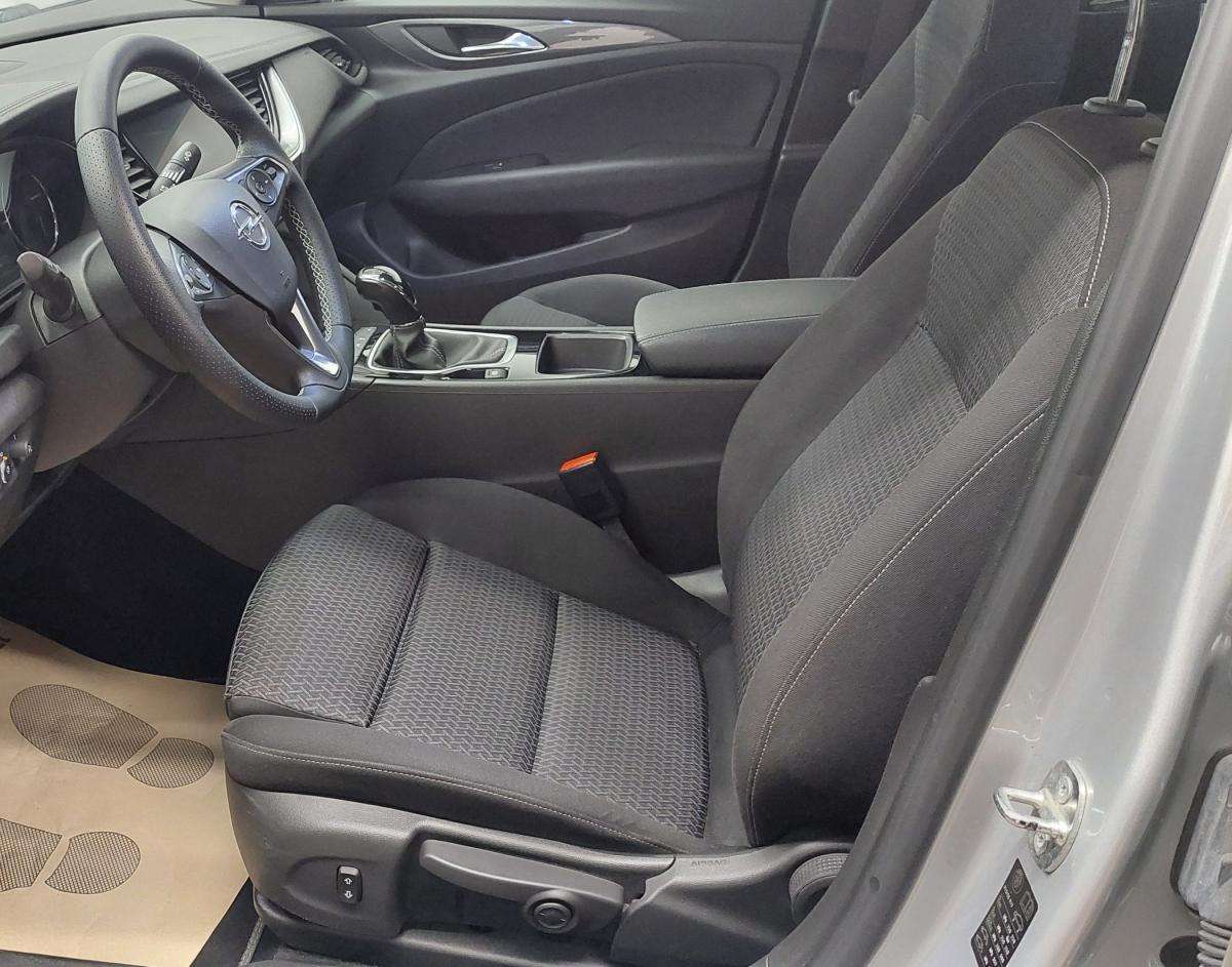 opel-insignia-2021-diesel-1496cc