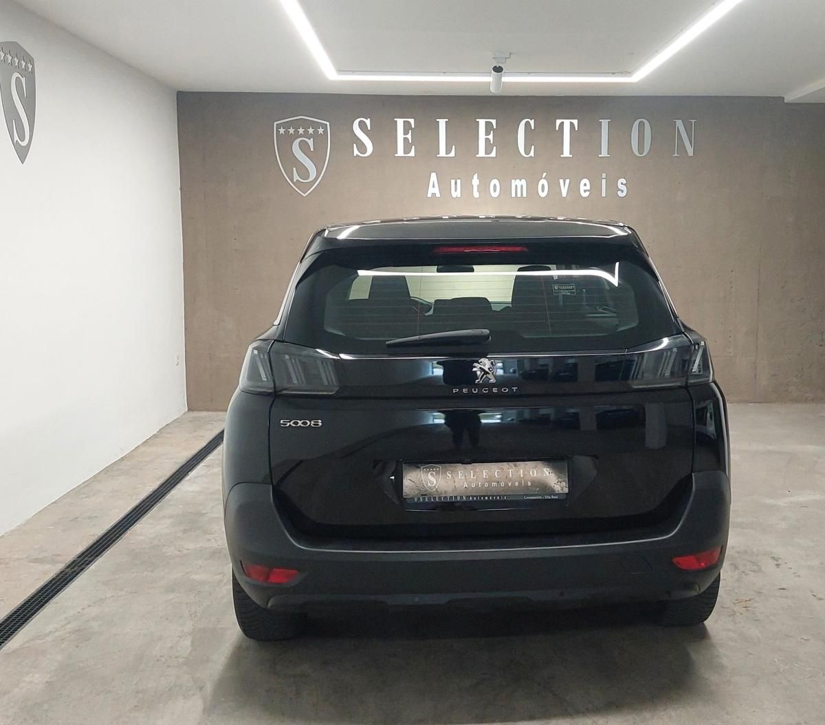 peugeot-5008-2022-diesel-1499cc