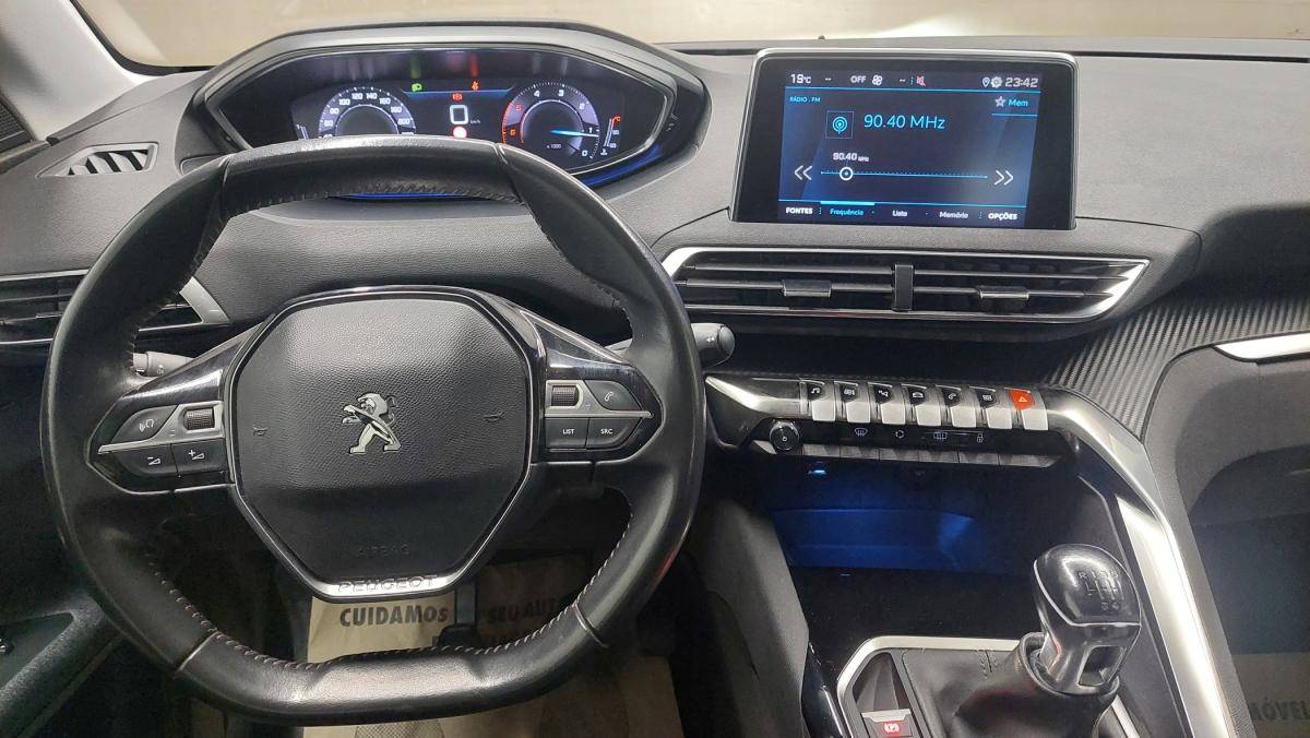 peugeot-5008-2022-diesel-1499cc