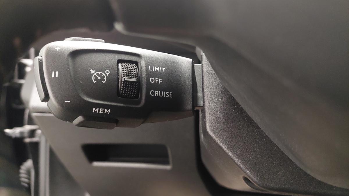 peugeot-5008-2022-diesel-1499cc